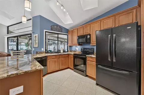 Kitchen - 2317 Eagle Bluff Dr, Valrico, FL 33596 photo 4 of 4