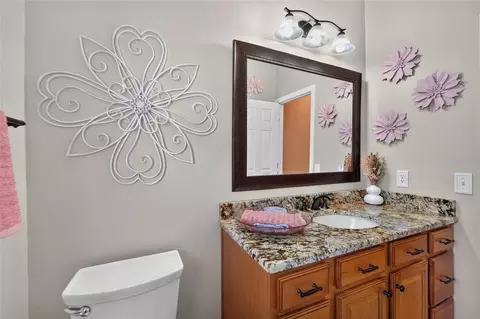 Bath - 2317 Eagle Bluff Dr, Valrico, FL 33596 photo 4 of 5