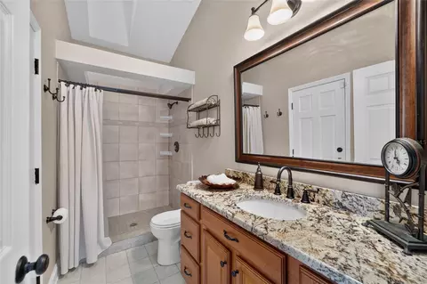 Bath - 2317 Eagle Bluff Dr, Valrico, FL 33596 photo 5 of 5