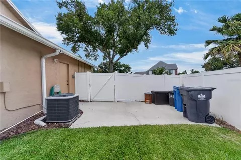 Exterior - 2317 Eagle Bluff Dr, Valrico, FL 33596 photo 12 of 16