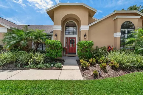 Exterior - 2317 Eagle Bluff Dr, Valrico, FL 33596 photo 2 of 16