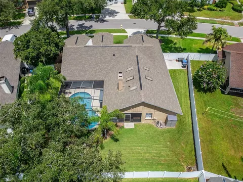 View/Area - 2317 Eagle Bluff Dr, Valrico, FL 33596 photo 2 of 6