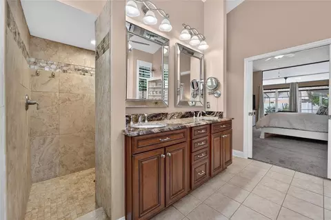 Bath - 2317 Eagle Bluff Dr, Valrico, FL 33596 photo 3 of 5