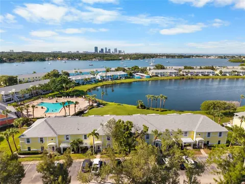 111 Seahorse Dr SE #A, Saint Petersburg, FL 33705