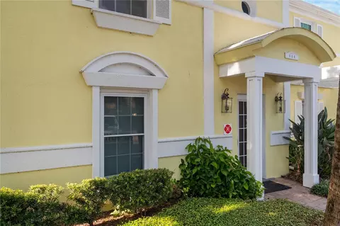 111 Seahorse Dr SE #A, Saint Petersburg, FL 33705
