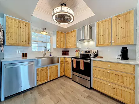 Kitchen - 602 Mindy Dr, Largo, FL 33771 photo 2 of 7