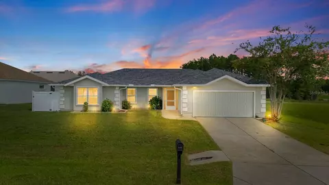 611 W Walkertown Dr, Citrus Springs, FL 34434