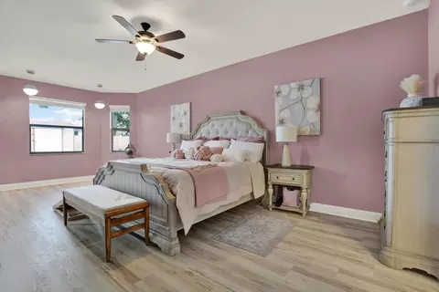 Bedroom - 652 Tierra Dr, Spring Hill, FL 34609 photo 1 of 7
