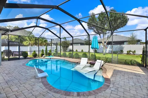 Exterior - 652 Tierra Dr, Spring Hill, FL 34609 photo 4 of 11