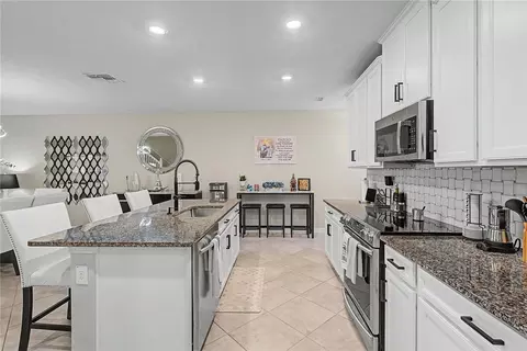 Kitchen - 10228 Echo Dock Loop, San Antonio, FL 33576 photo 2 of 6