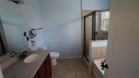 Bath - 222 Star Shell Dr, Apollo Beach, FL 33572 photo 2 of 3