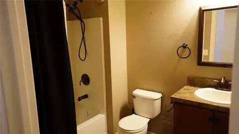 Bath - 222 Star Shell Dr, Apollo Beach, FL 33572 photo 1 of 3