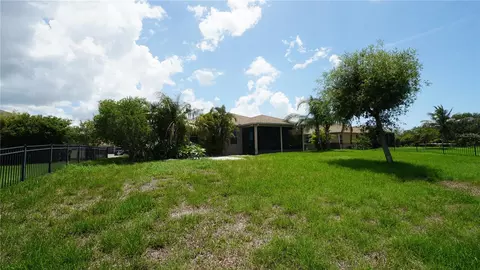 Exterior - 222 Star Shell Dr, Apollo Beach, FL 33572 photo 5 of 6
