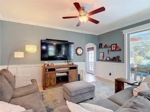 Living - 12820 Solola Way, New Port Richey, FL 34655 photo 2 of 5