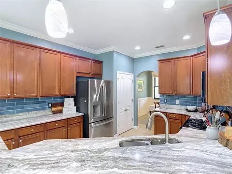 Kitchen - 12820 Solola Way, New Port Richey, FL 34655 photo 8 of 10
