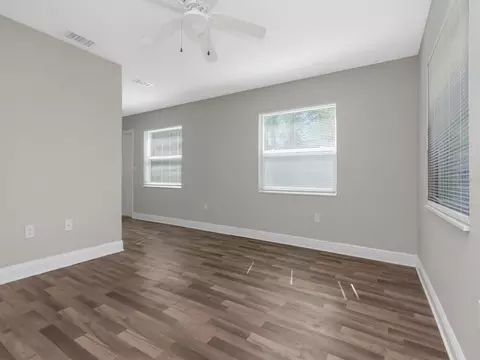 Living - 1209 62nd Ave E, Bradenton, FL 34203 photo 5 of 10