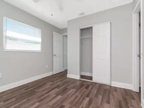 Bedroom - 1209 62nd Ave E, Bradenton, FL 34203 photo 4 of 15