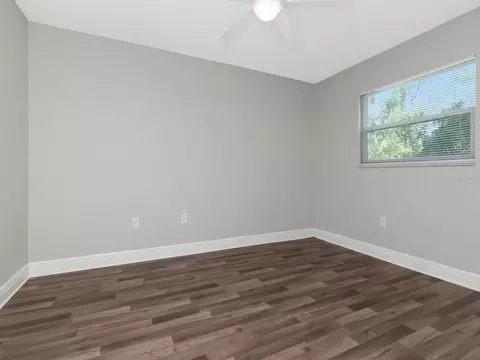 Bedroom - 1209 62nd Ave E, Bradenton, FL 34203 photo 7 of 15