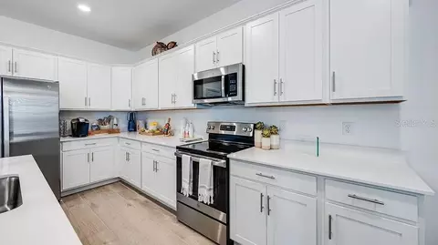 Kitchen - 3613 Ambersweet Xing, Parrish, FL 34219 photo 2 of 3