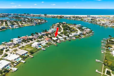 31 Dolphin Dr, Treasure Island, FL 33706