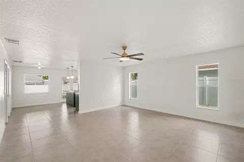 Living - 10324 Summerview Cir, Riverview, FL 33578 photo 4 of 5