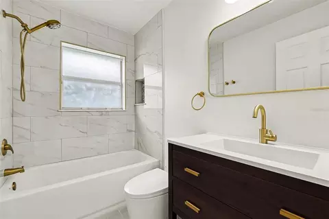 Bath - 10324 Summerview Cir, Riverview, FL 33578 photo 1 of 2
