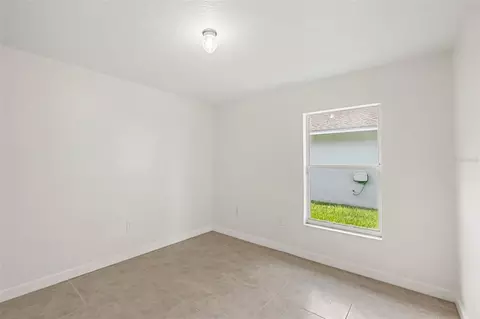 Bedroom - 10324 Summerview Cir, Riverview, FL 33578 photo 8 of 12