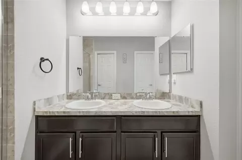 Bath - 9649 Tocobaga Pl, Riverview, FL 33578 photo 3 of 6