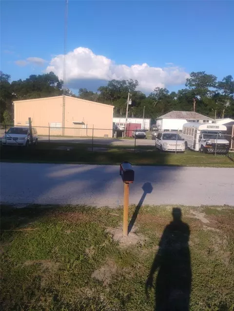 587 Marshburn Dr, Bronson, FL 32621 photo 11