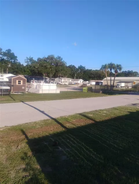 587 Marshburn Dr, Bronson, FL 32621 photo 3