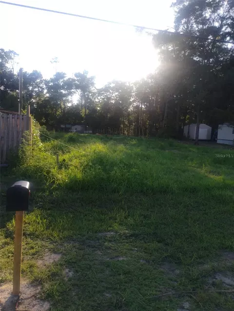 587 Marshburn Dr, Bronson, FL 32621 photo 2