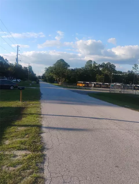 587 Marshburn Dr, Bronson, FL 32621 photo 9
