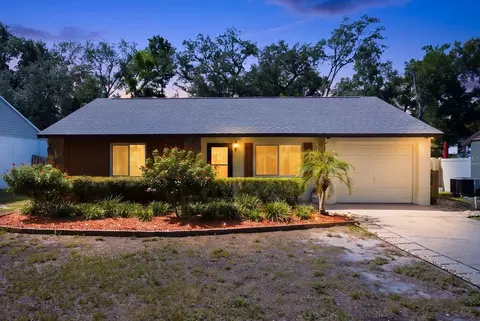 624 E Spruce St, Tarpon Springs, FL 34689