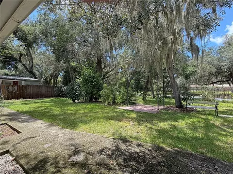 Exterior - 7806 Alafia Ridge Rd, Riverview, FL 33569 photo 4 of 7