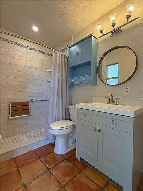 Bath - 7806 Alafia Ridge Rd, Riverview, FL 33569 photo 1 of 5