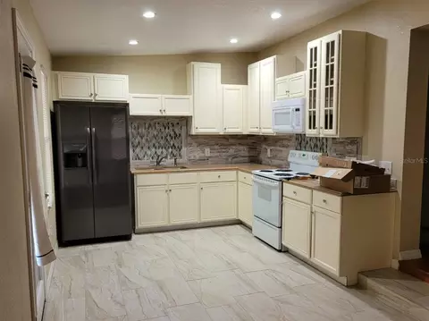 Kitchen - 7806 Alafia Ridge Rd, Riverview, FL 33569 photo 2 of 2
