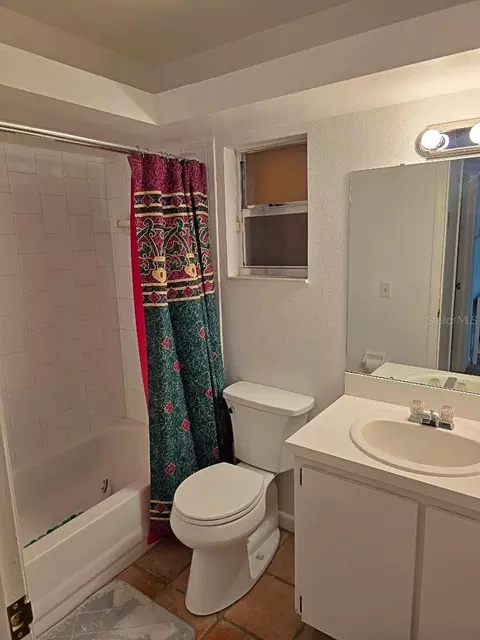 Bath - 7806 Alafia Ridge Rd, Riverview, FL 33569 photo 4 of 5