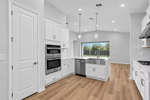 Kitchen - 14246 Sawmill St, Parrish, FL 34219 photo 3 of 4