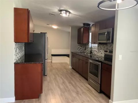 Kitchen - 10406 Brussels Dr, Riverview, FL 33578 photo 1 of 3