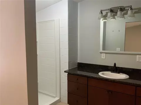 Bath - 10406 Brussels Dr, Riverview, FL 33578 photo 4 of 6