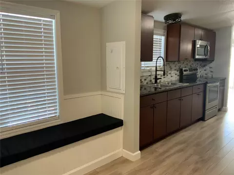 Kitchen - 10406 Brussels Dr, Riverview, FL 33578 photo 3 of 3