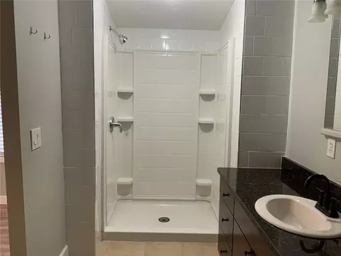 Bath - 10406 Brussels Dr, Riverview, FL 33578 photo 1 of 6
