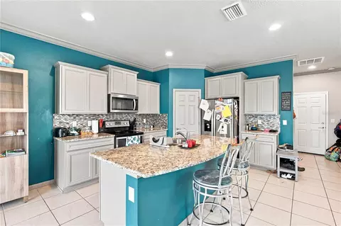 Kitchen - 9237 Hillcroft Dr, Riverview, FL 33578 photo 1 of 5