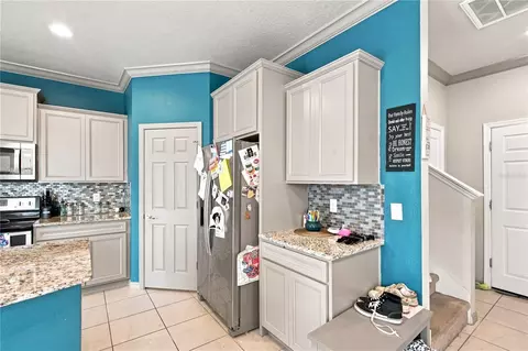 Kitchen - 9237 Hillcroft Dr, Riverview, FL 33578 photo 3 of 5