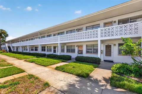 1000 79th Ave N #111, Saint Petersburg, FL 33702