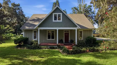 1905 Pine St, Valrico, FL 33594