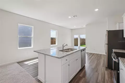 Kitchen - 10534 Curving Creek Loop, Parrish, FL 34219 photo 1 of 3