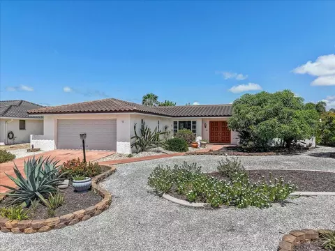 11 Old Trail Rd, Englewood, FL 34223