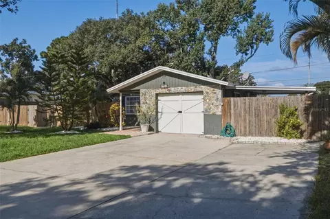 8536 Quail Rd, Seminole, FL 33777