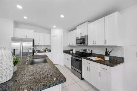 Kitchen - 13243 Great Plains Dr, Riverview, FL 33579 photo 8 of 8